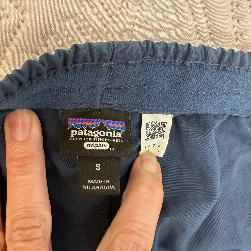 Patagonia Baggies Shorts Navy Blue Recycled Nylon Mens Small 5 inch Inseam